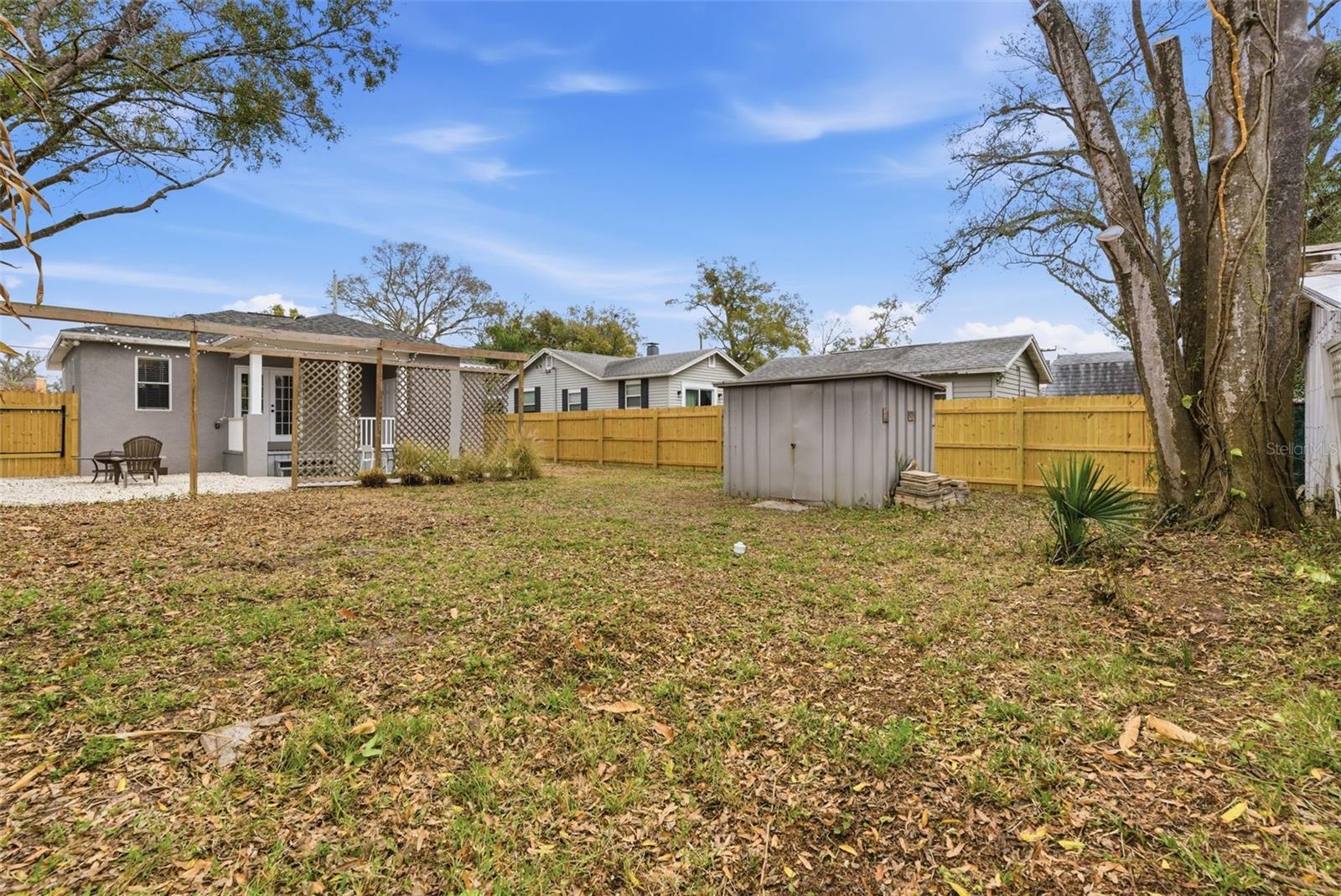 MEADOWBROOK - Residential