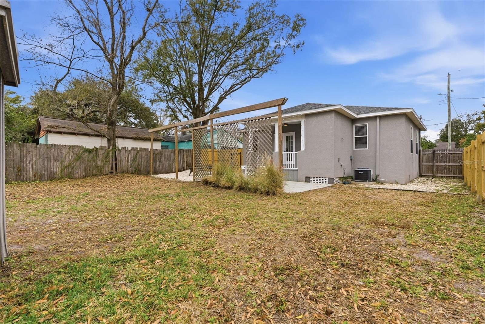 MEADOWBROOK - Residential