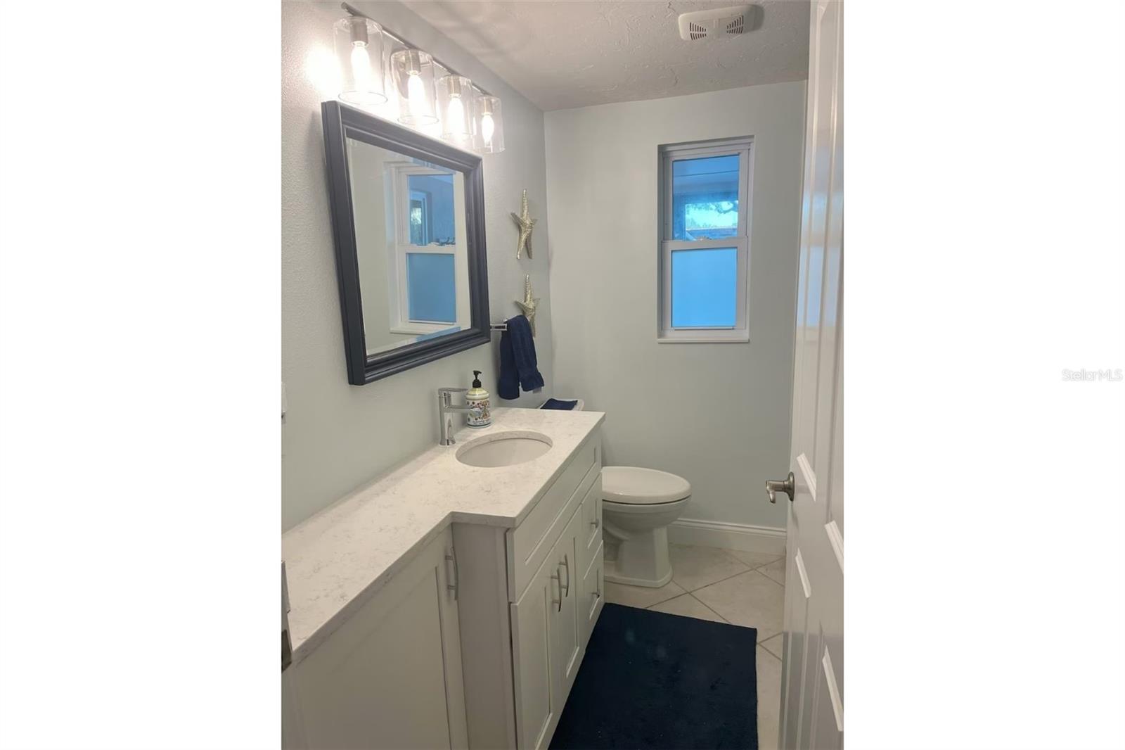 SIESTA MANOR SEC 3 - Residential Lease
