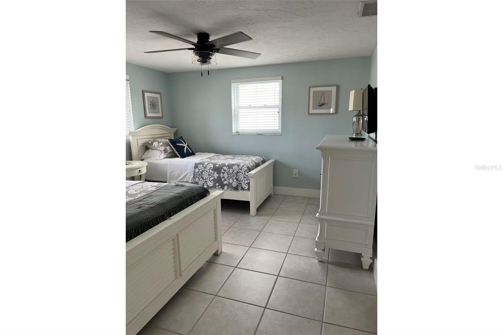 SIESTA MANOR SEC 3 - Residential Lease