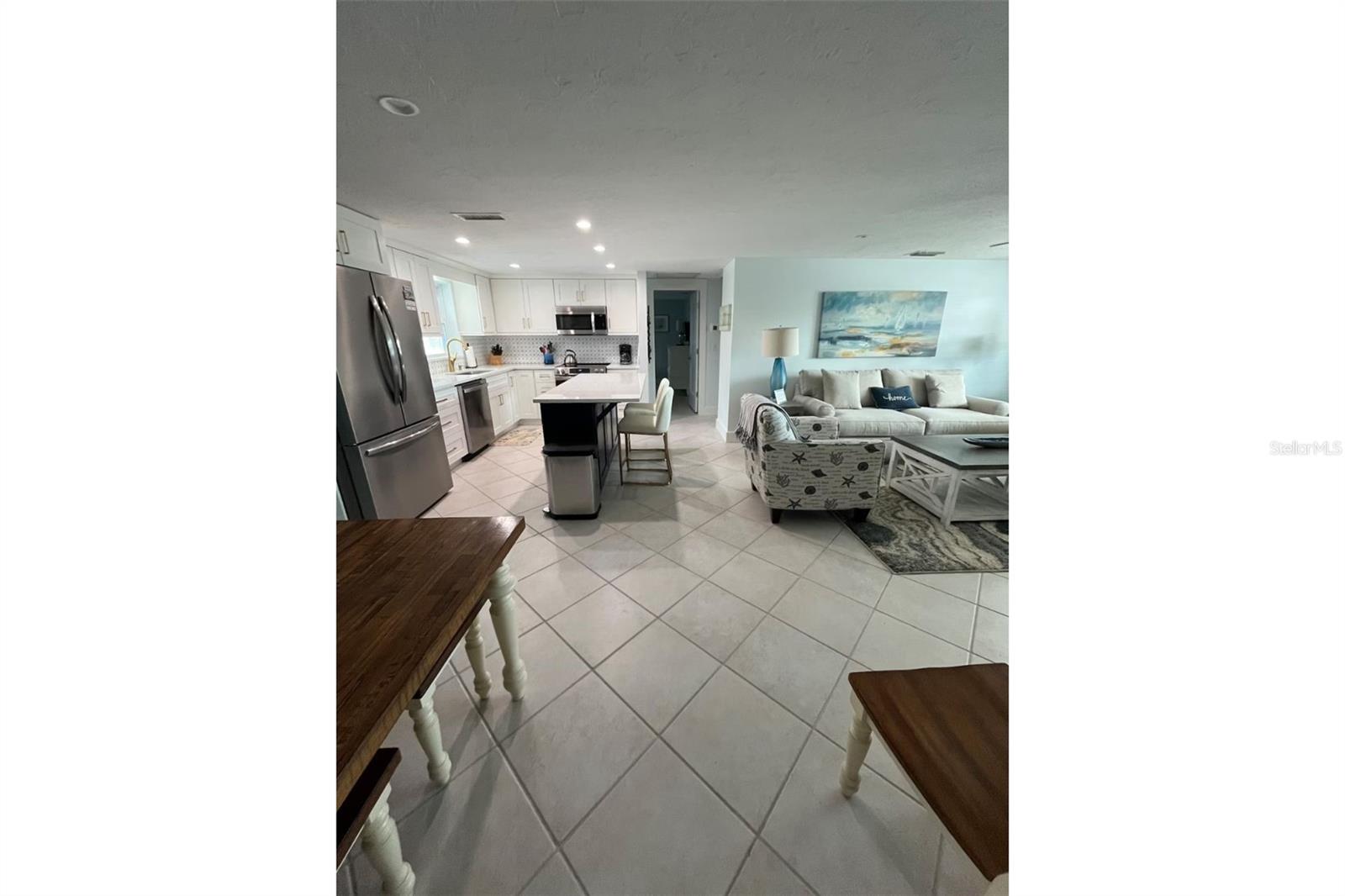 SIESTA MANOR SEC 3 - Residential Lease