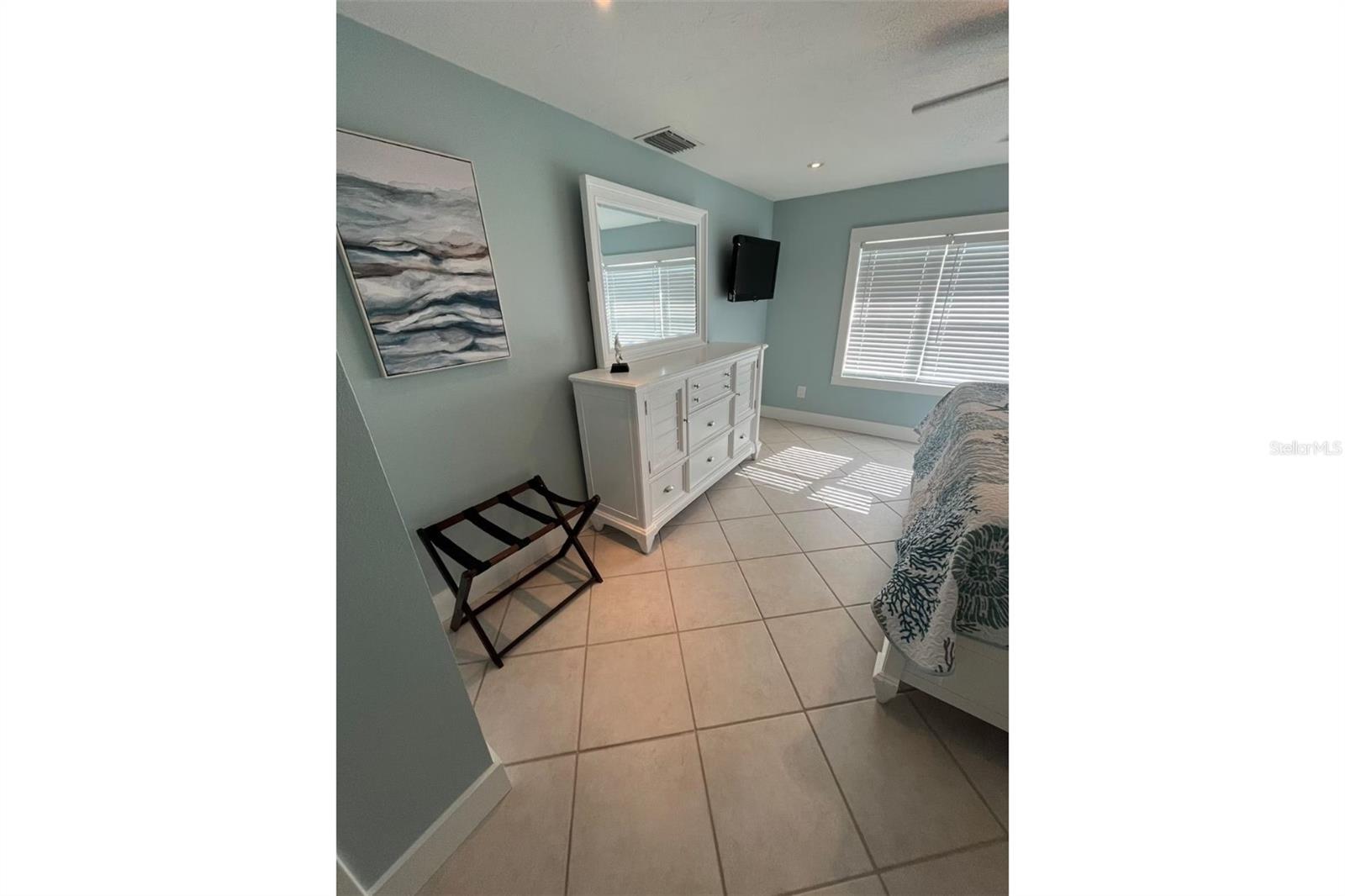 SIESTA MANOR SEC 3 - Residential Lease