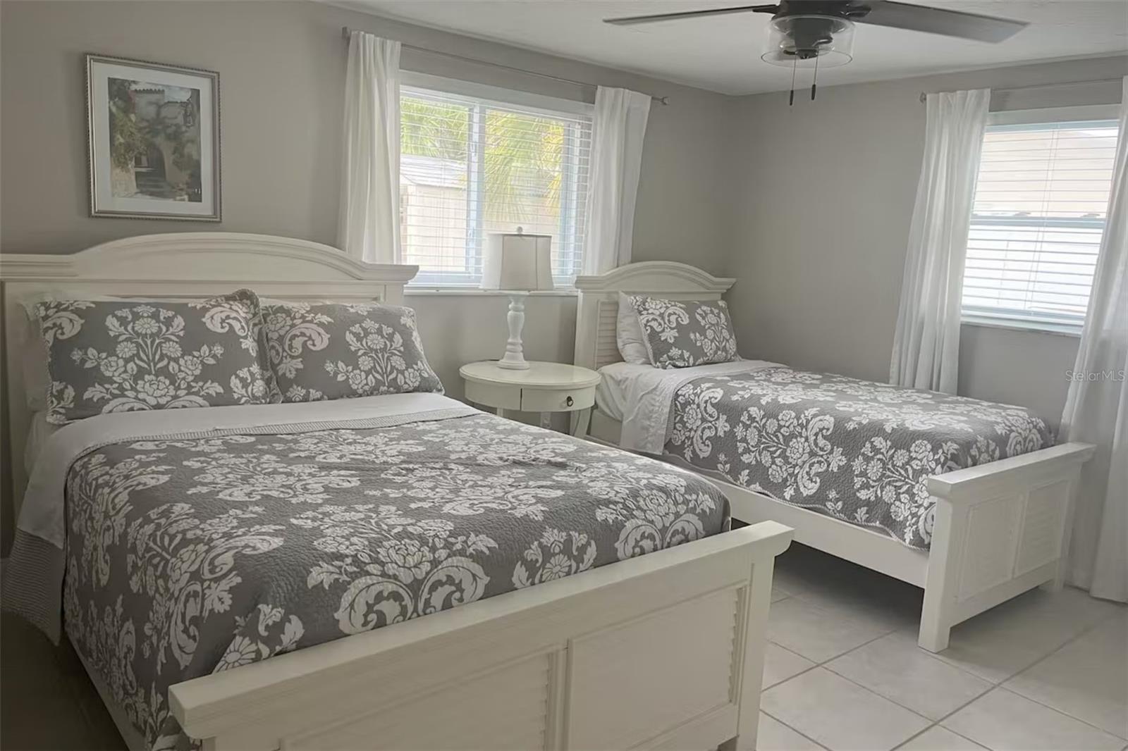 SIESTA MANOR SEC 3 - Residential Lease