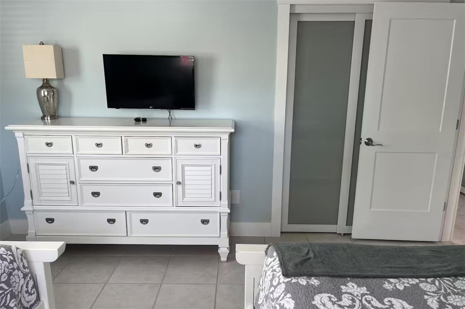 SIESTA MANOR SEC 3 - Residential Lease