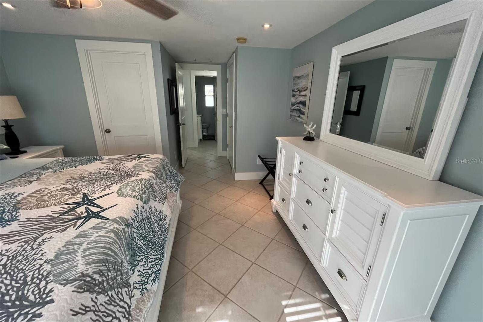 SIESTA MANOR SEC 3 - Residential Lease