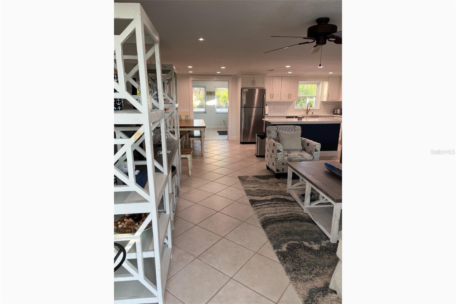 SIESTA MANOR SEC 3 - Residential Lease