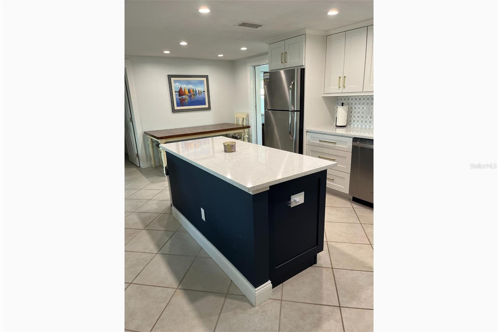 SIESTA MANOR SEC 3 - Residential Lease