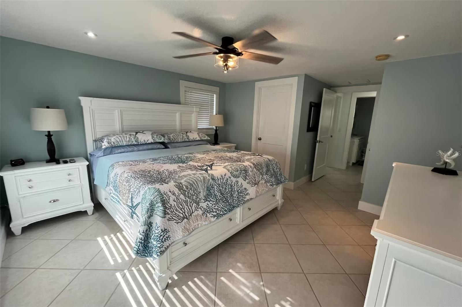 SIESTA MANOR SEC 3 - Residential Lease