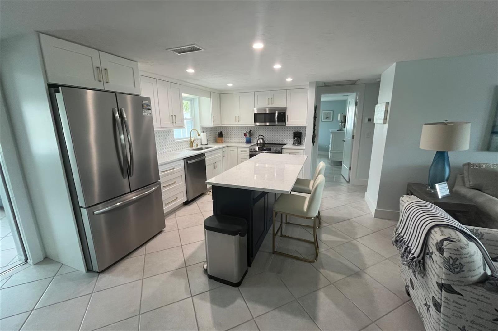 SIESTA MANOR SEC 3 - Residential Lease
