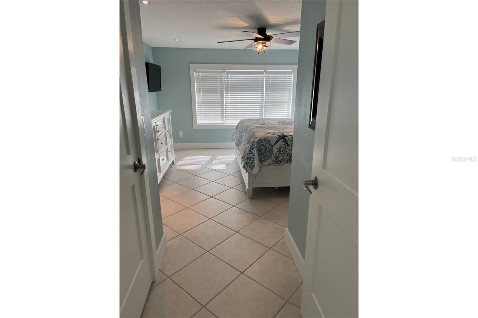 SIESTA MANOR SEC 3 - Residential Lease