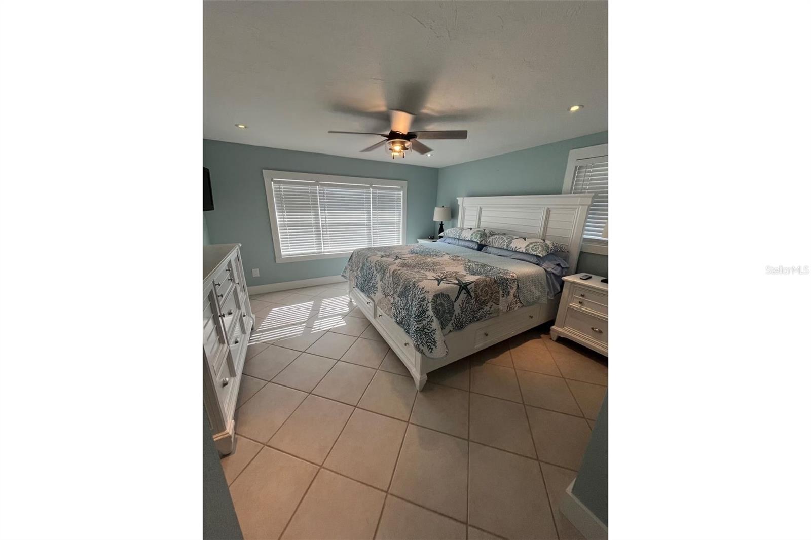 SIESTA MANOR SEC 3 - Residential Lease