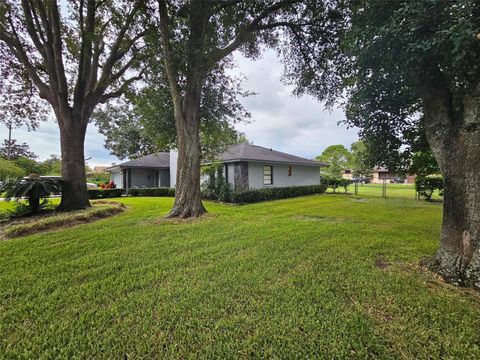 A home in LAKELAND