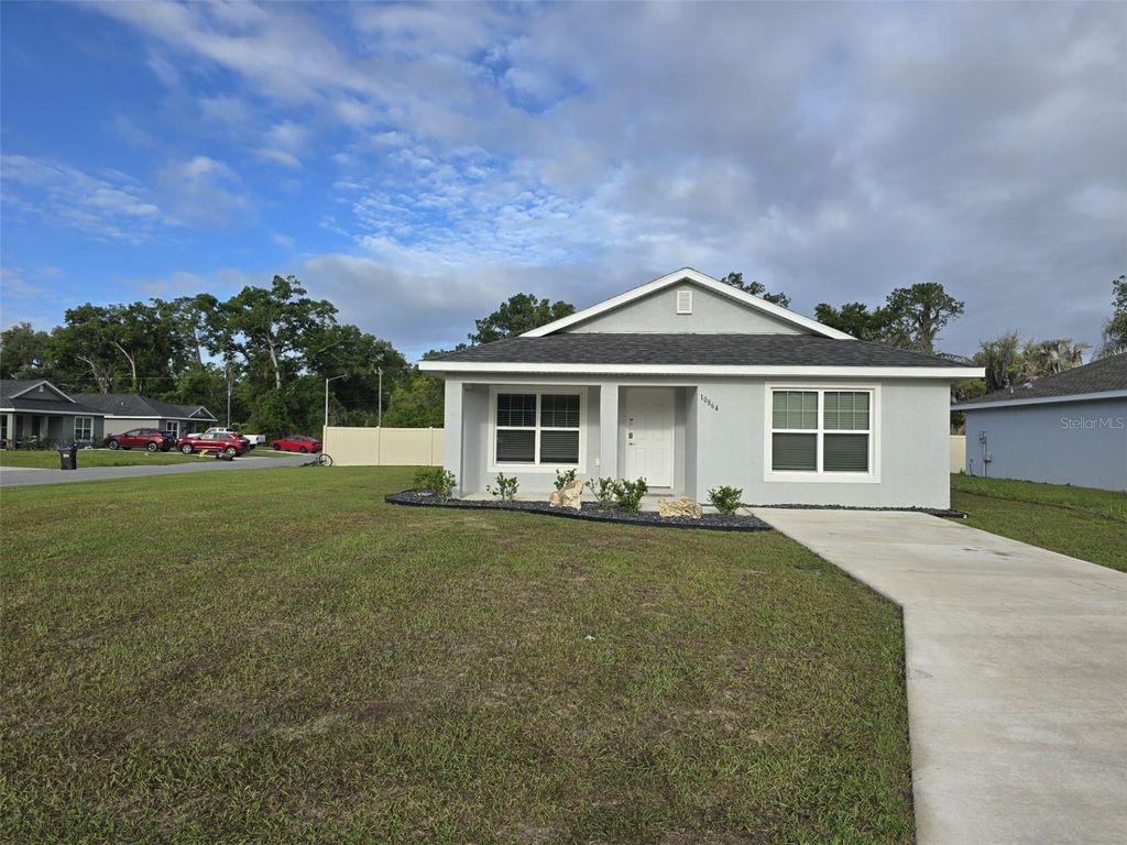 Photo of 10864 SE 66th Terrace, Belleview, FL 34420 (MLS # TB8495224)