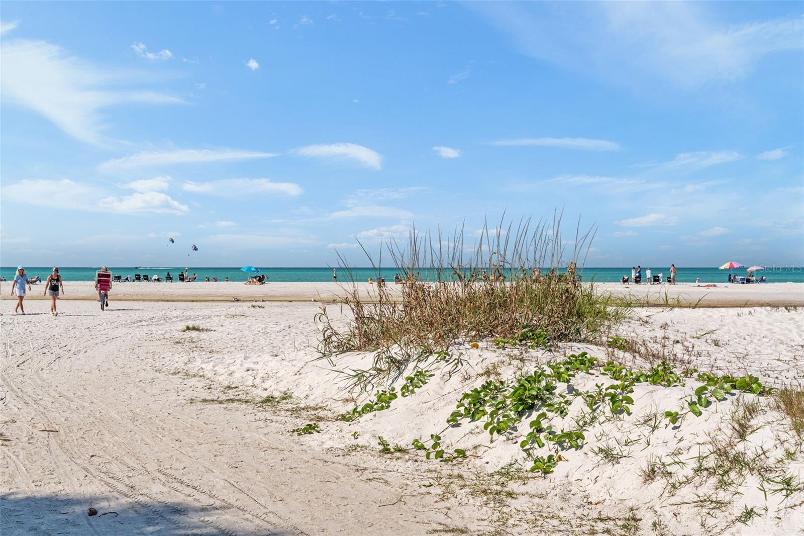 CASA BLANCA VILLAS - Residential