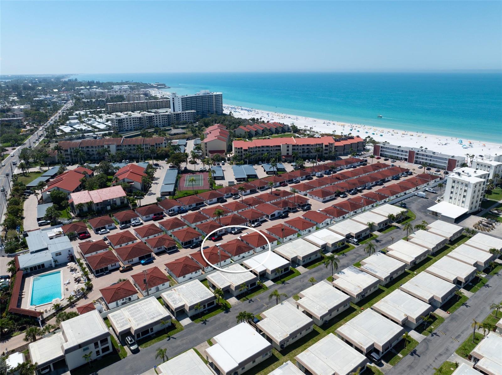 CASA BLANCA VILLAS - Residential