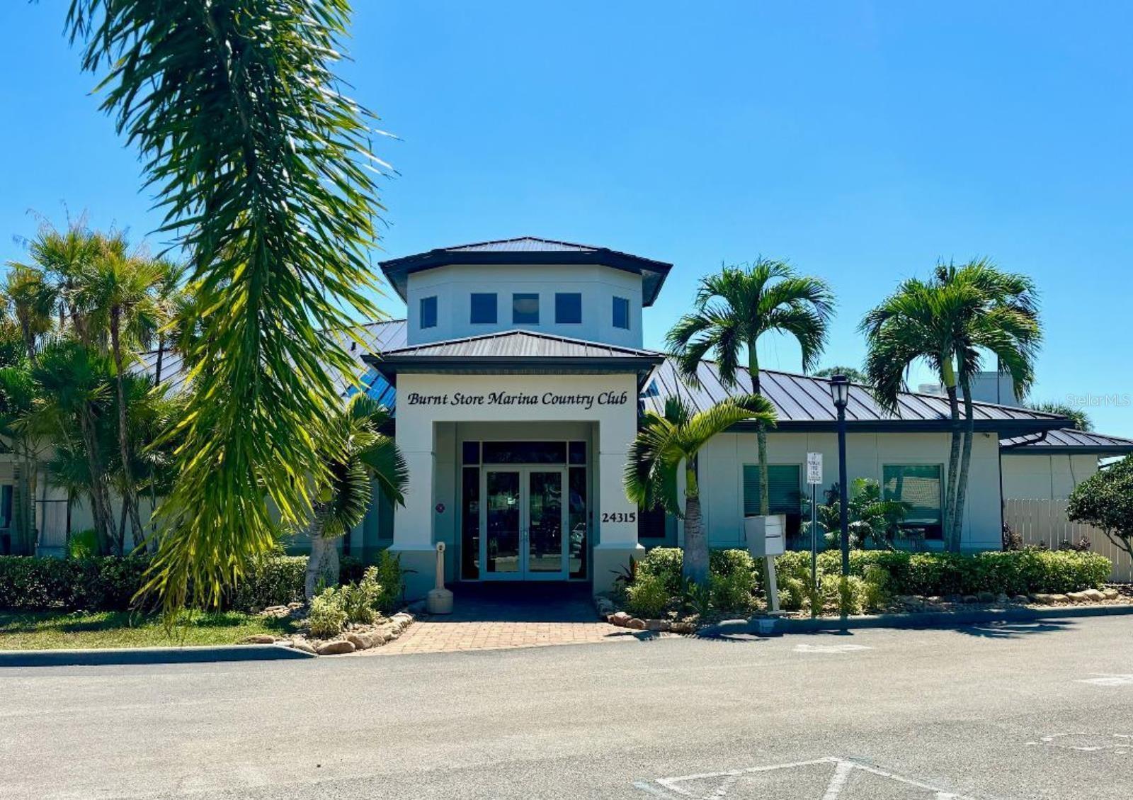 LINKSIDE AT BURNT STORE MARINA - Residential