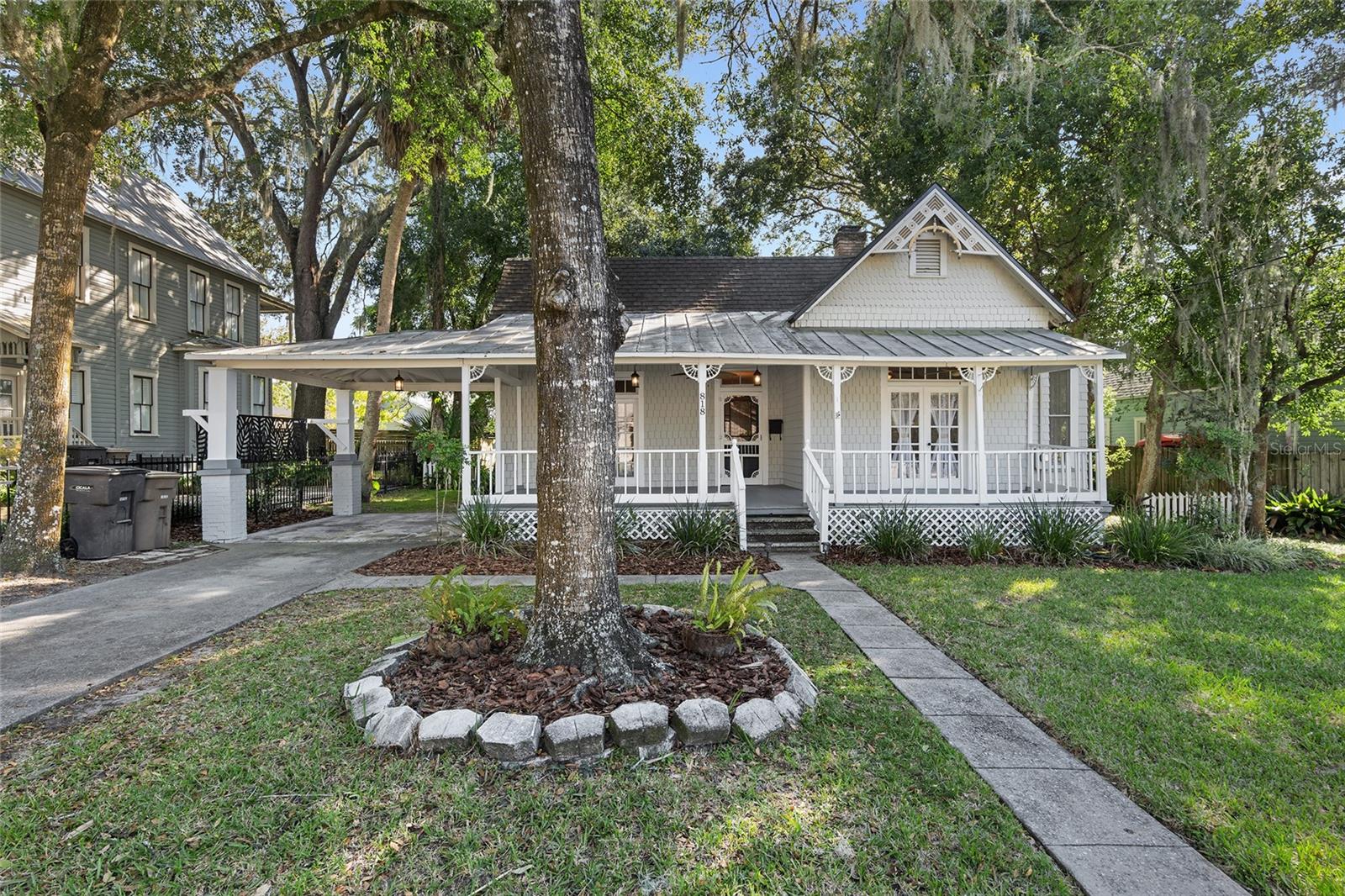 818 SE 3RD STREET