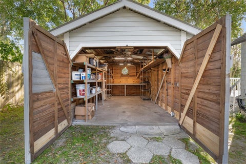 Tiny photo for 818 SE 3rd Street, Ocala, FL 34471 (MLS # OM731232)