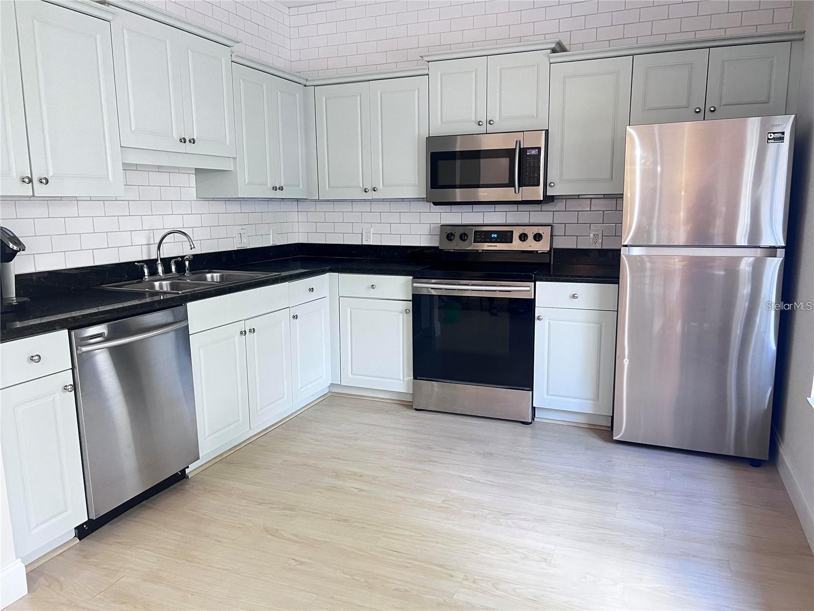 CAROLINA LANDINGS AT UNIVERSITY PLACE B - Residential Lease