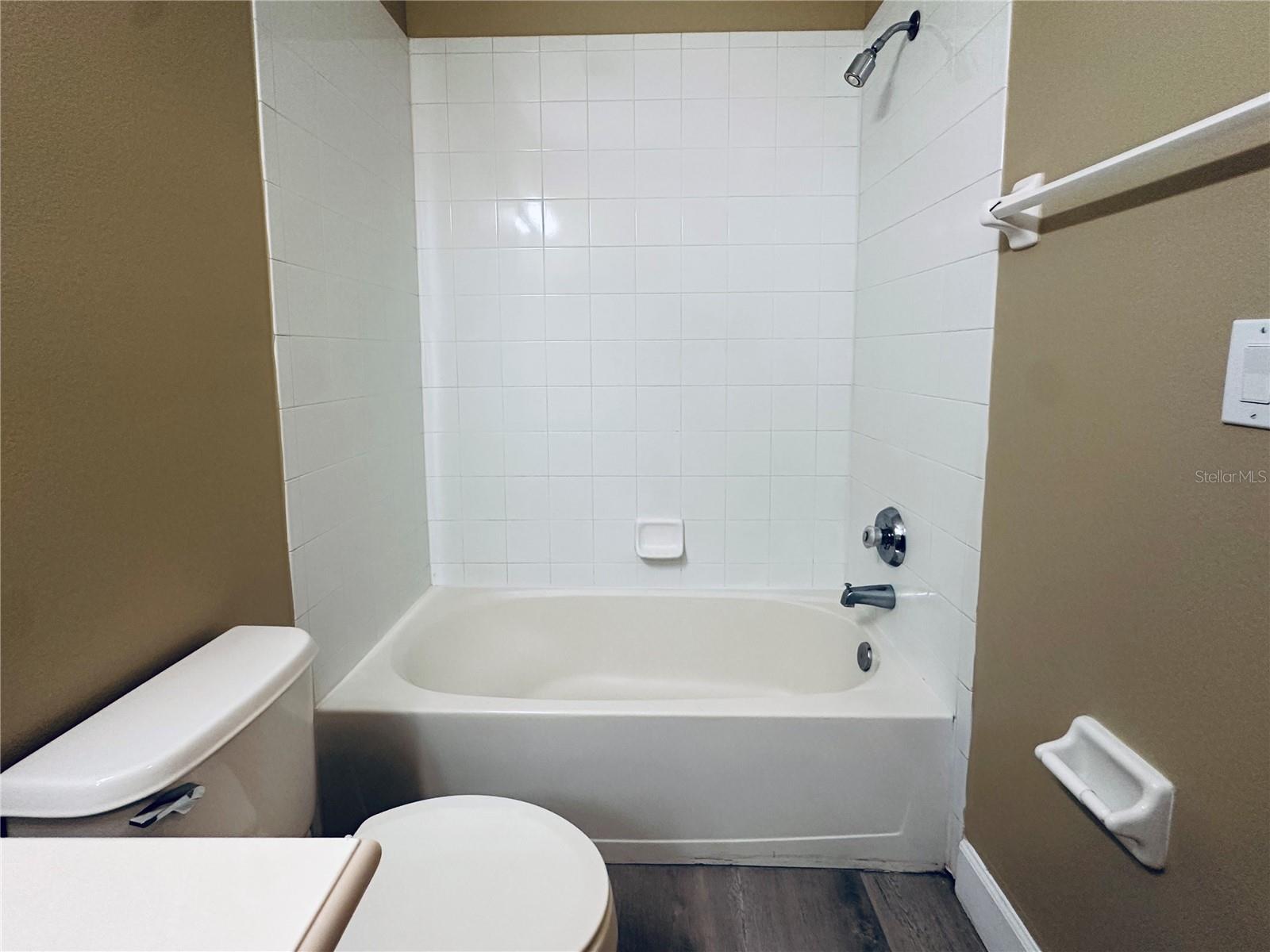 CELEBRATION AREA 5 - Residential Lease