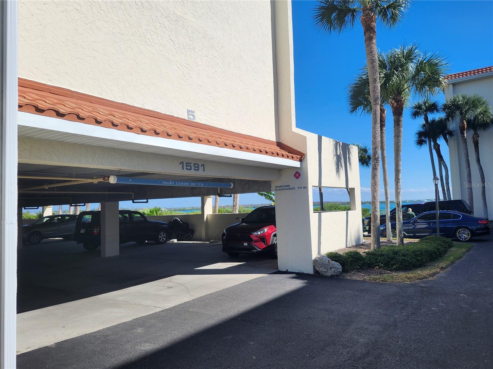 SANDPIPER KEY BLDG 05 - Residential