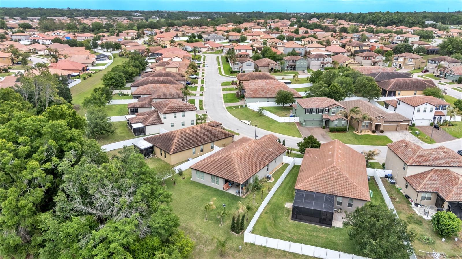 TERRALARGO PH 02 - Residential