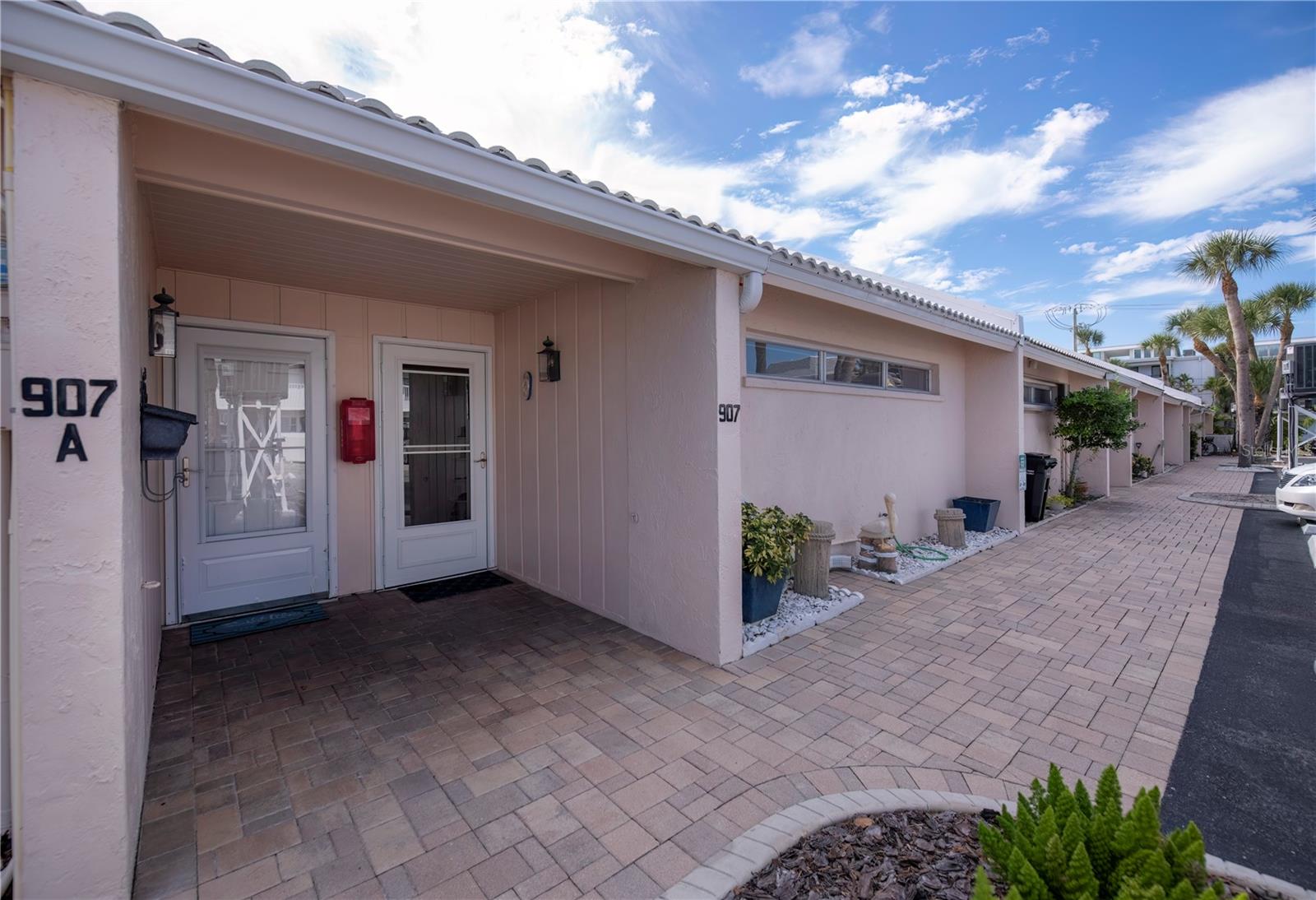 TARPON CENTER VILLAS - Residential