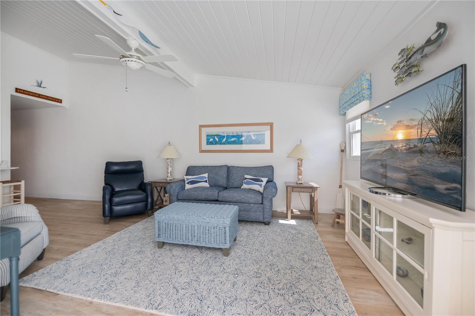 TARPON CENTER VILLAS - Residential