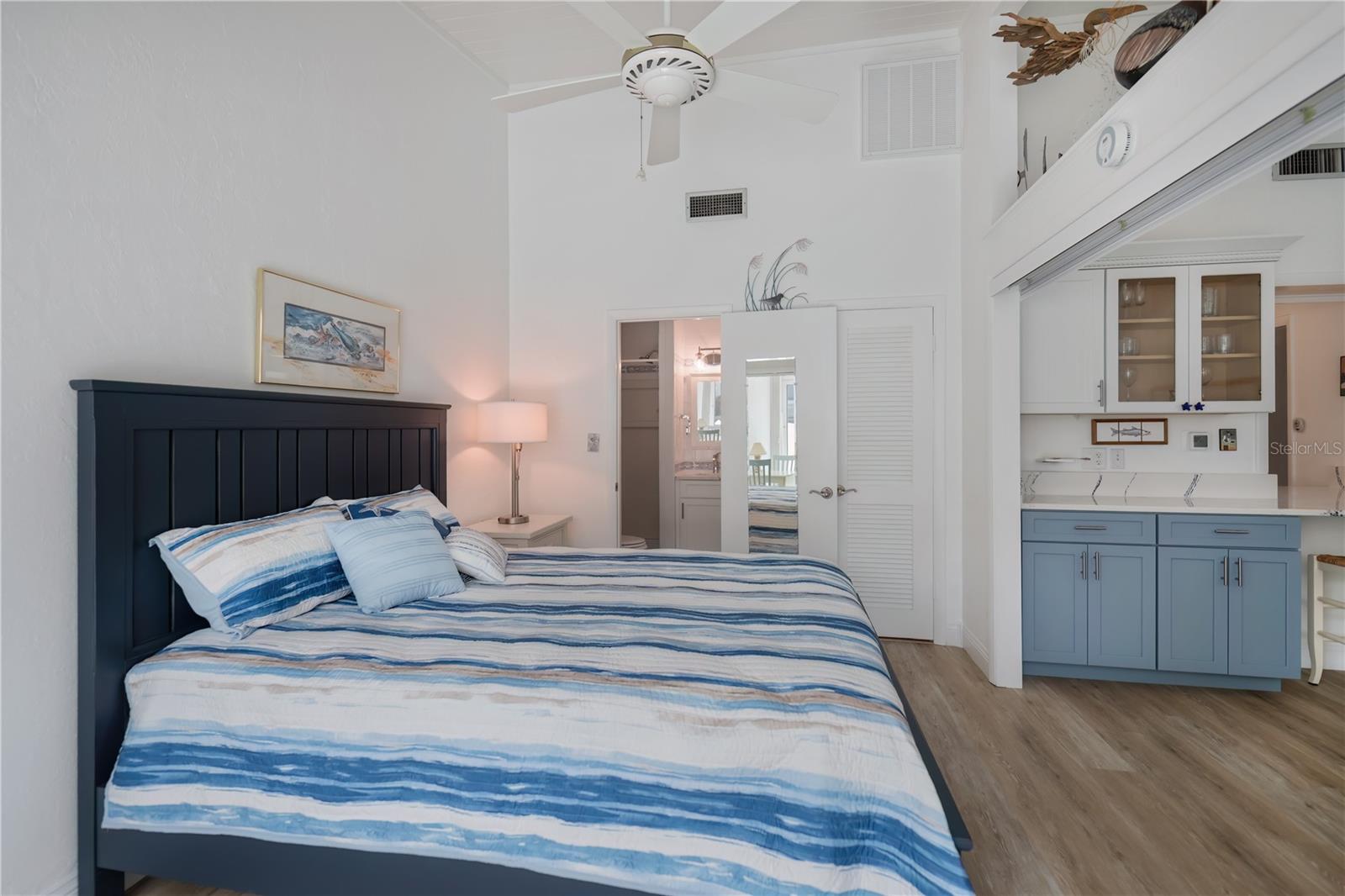 TARPON CENTER VILLAS - Residential