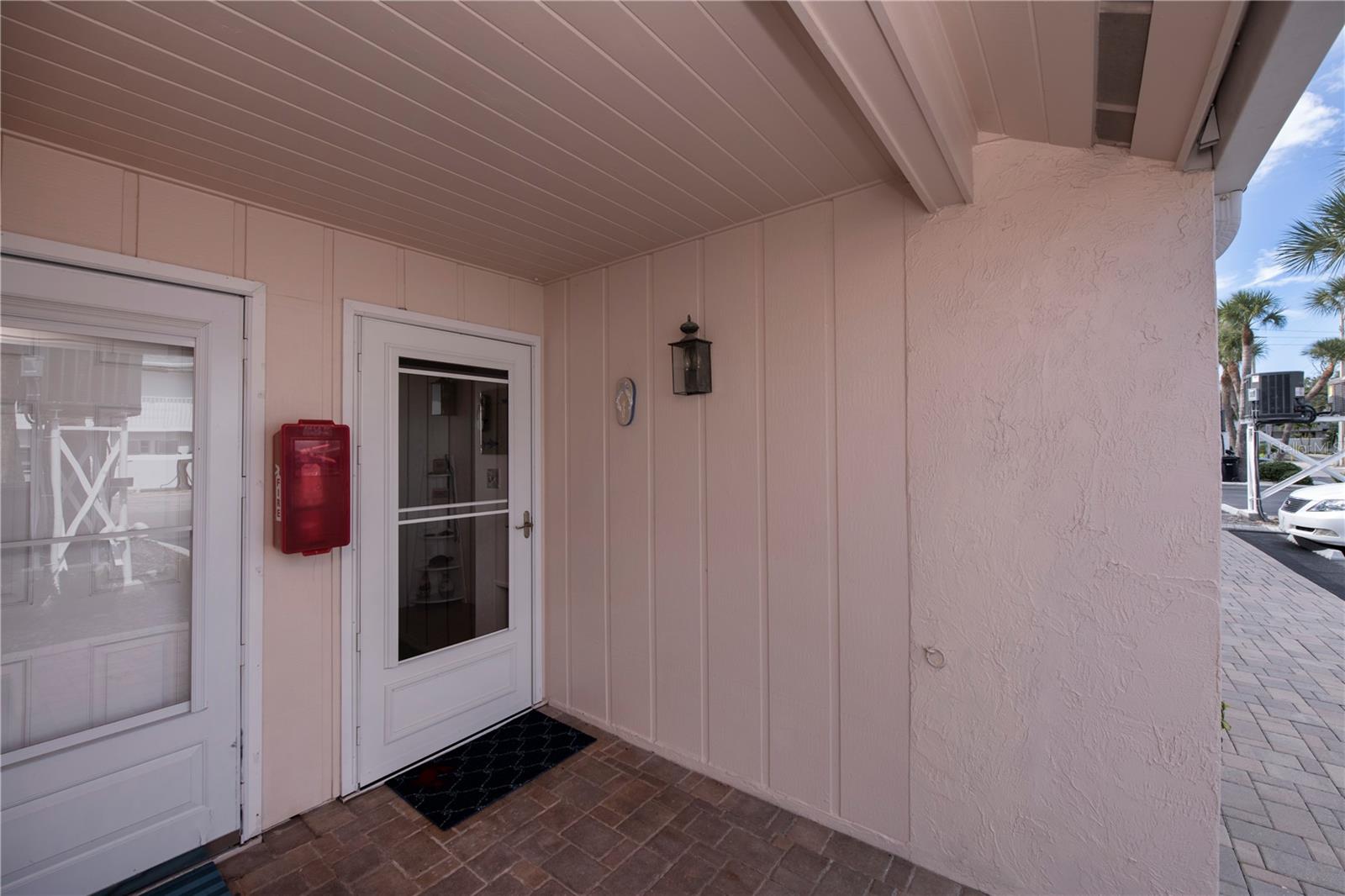 TARPON CENTER VILLAS - Residential