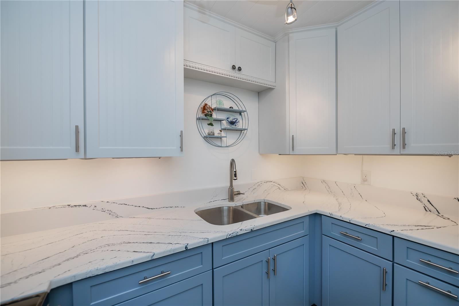 TARPON CENTER VILLAS - Residential