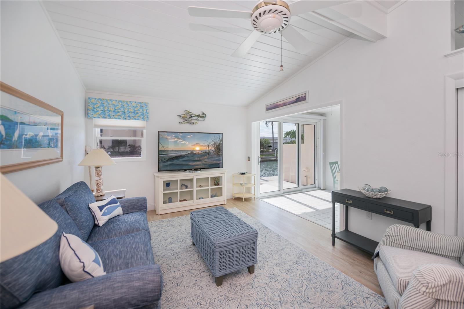 TARPON CENTER VILLAS - Residential