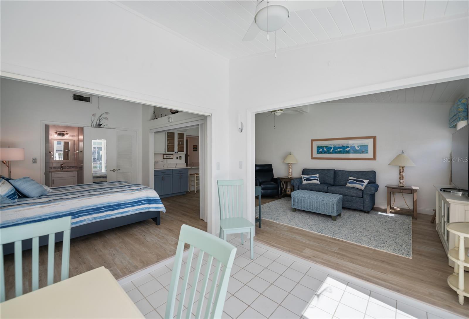 TARPON CENTER VILLAS - Residential