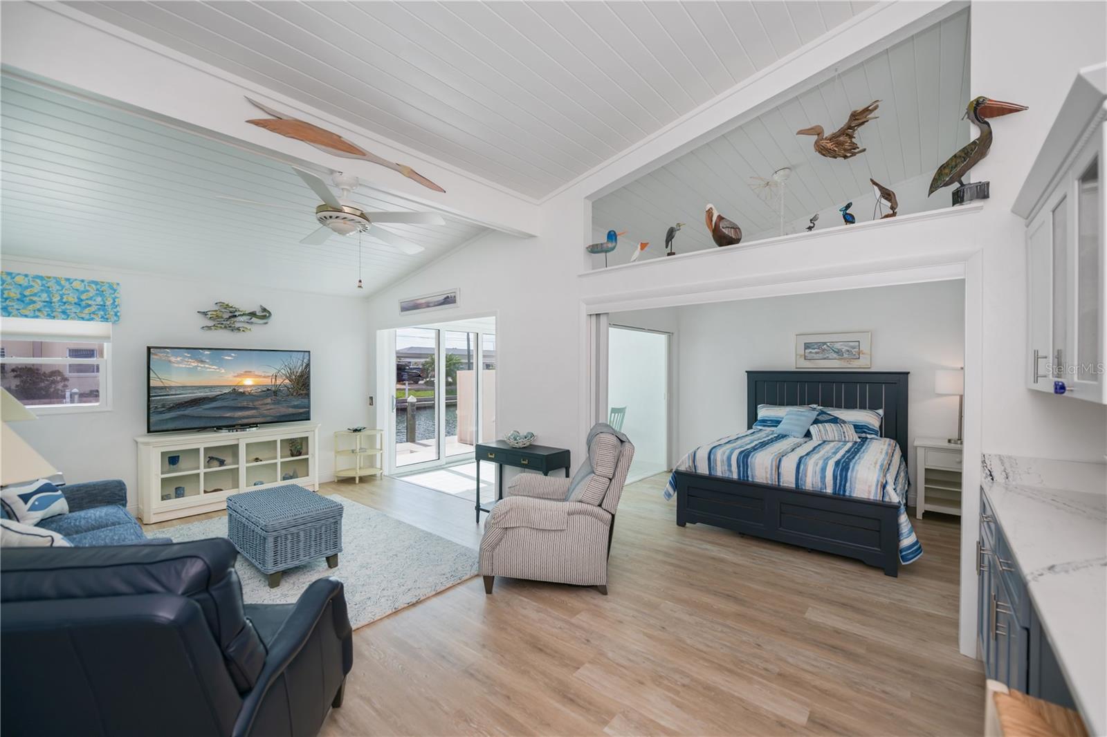 TARPON CENTER VILLAS - Residential