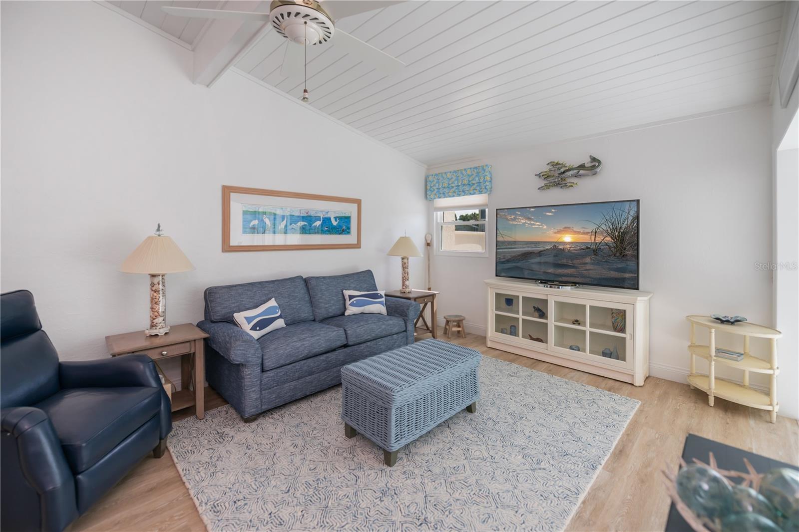 TARPON CENTER VILLAS - Residential