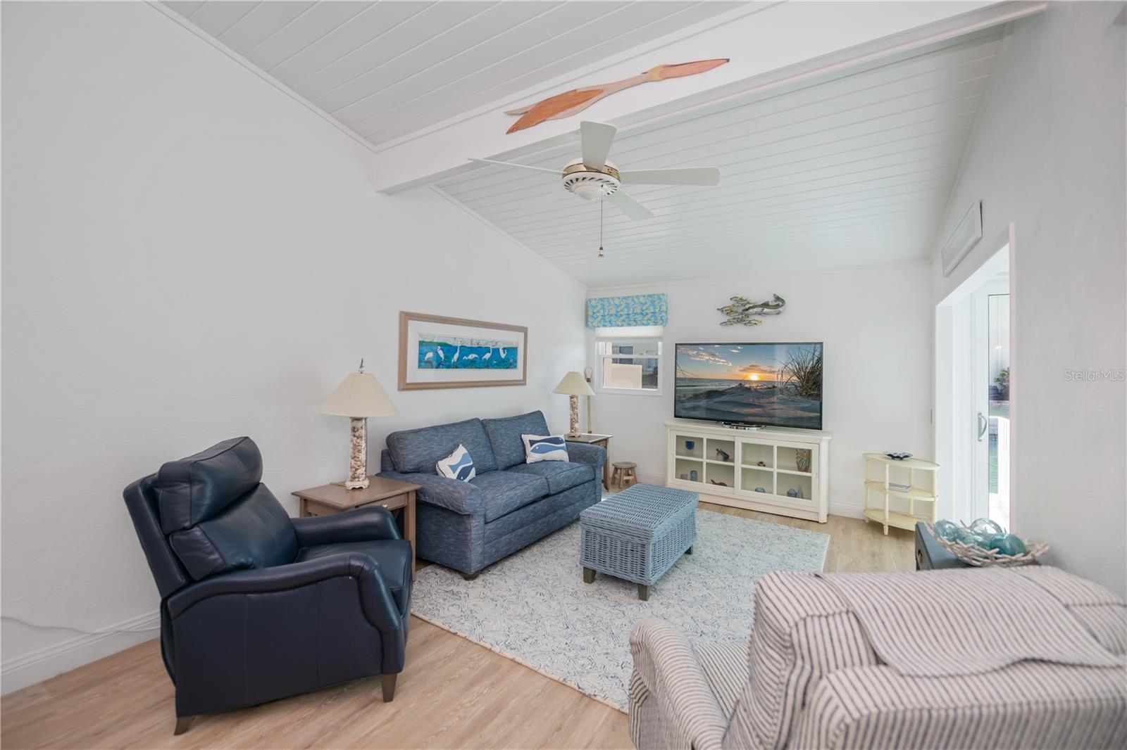 TARPON CENTER VILLAS - Residential