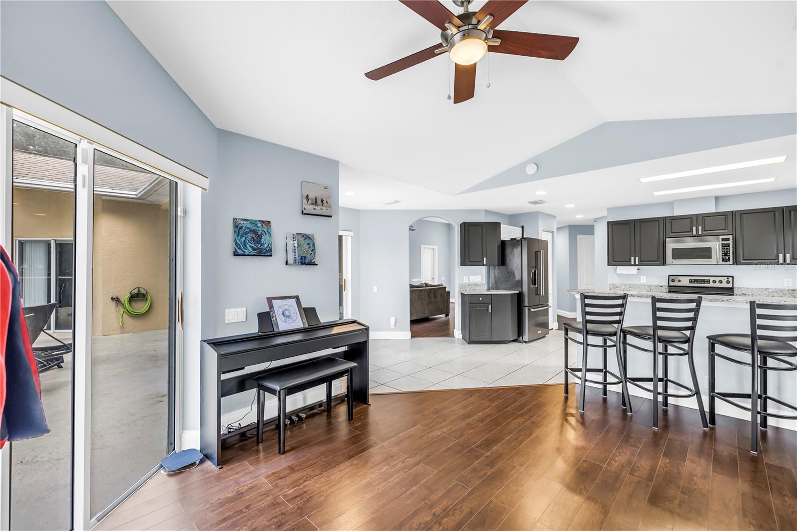 BARRINGTON HILLS - Residential