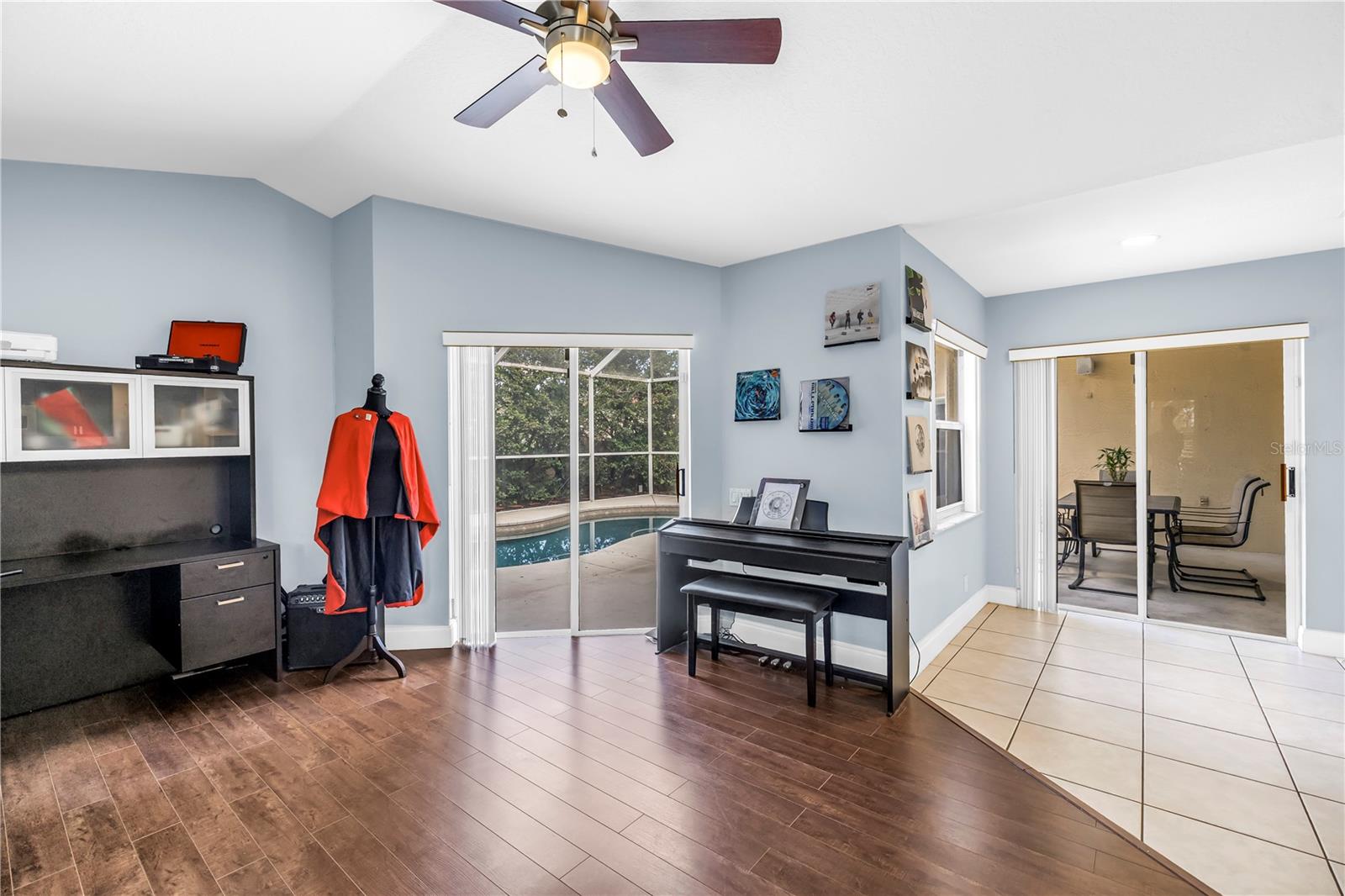 BARRINGTON HILLS - Residential