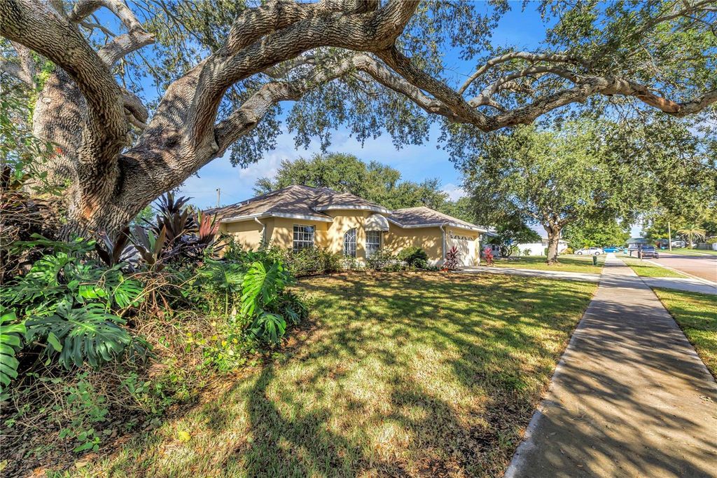 Photo of 2056 Bellhurst Drive, Dunedin, FL 34698 (MLS # TB8443486)