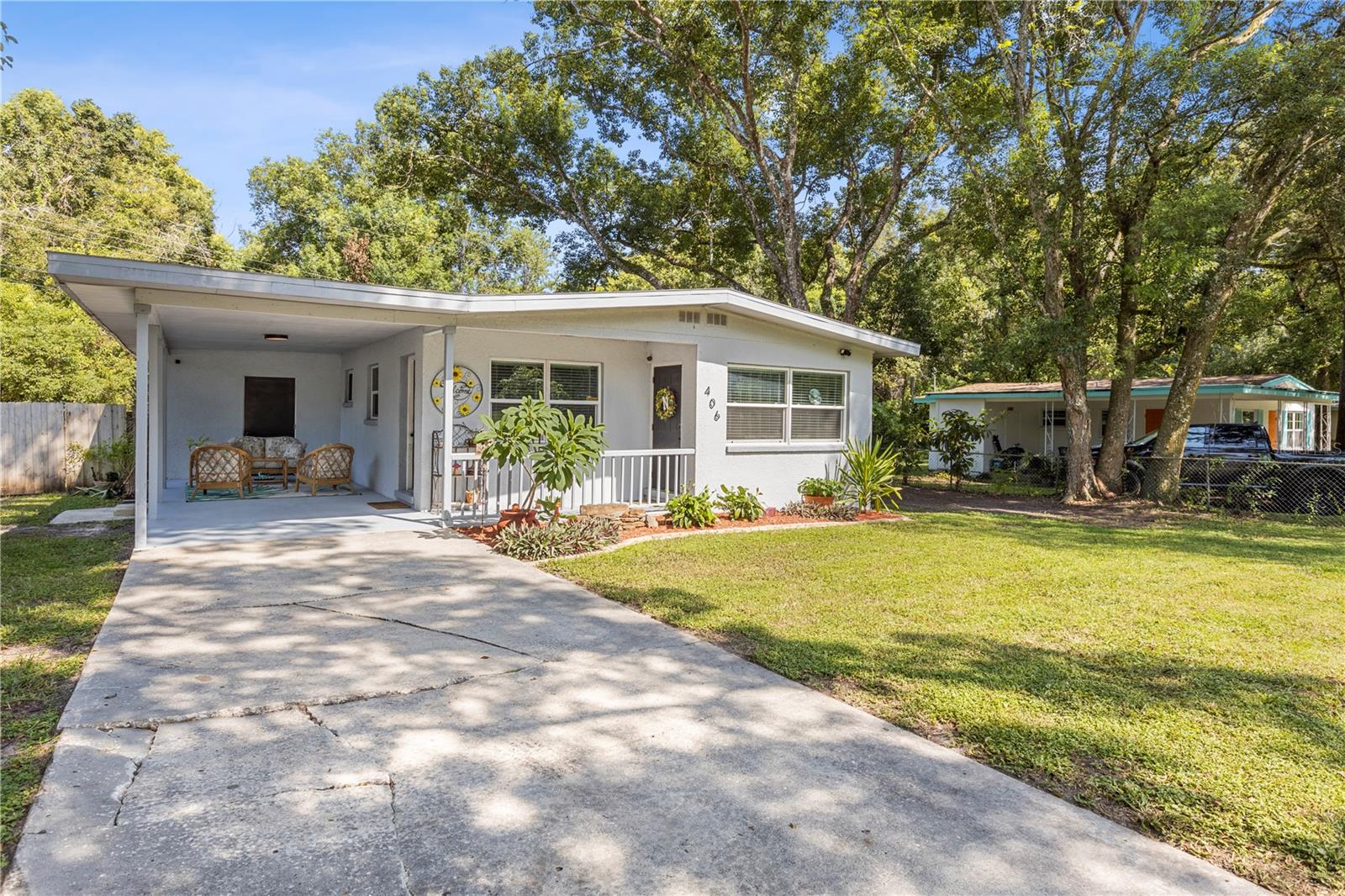 This beautifully updated 3-bedroom, 1-bathroom home in a well-established Brooksville neighborhood has been thoughtfully renovated since 2019 with high-quality upgrades throughout. Improvements include a new roof, HVAC system with ductwork, electrical panel, water heater, windows, and doors. The kitchen features solid wood cabinets, granite countertops, and stainless steel appliances, while the bathroom showcases modern finishes.
Additional updates: privacy fence (2020), luxury vinyl plank flooring with lifetime warranty, fresh paint (2022), stone backyard sitting area, epoxy-painted carport (2025), keyless entry, and 5 exterior security cameras (included).
Move-in ready and conveniently located near downtown Brooksville, shopping, dining, and parks—with no HOA or CDD. A perfect blend of style, security, and low-maintenance living.