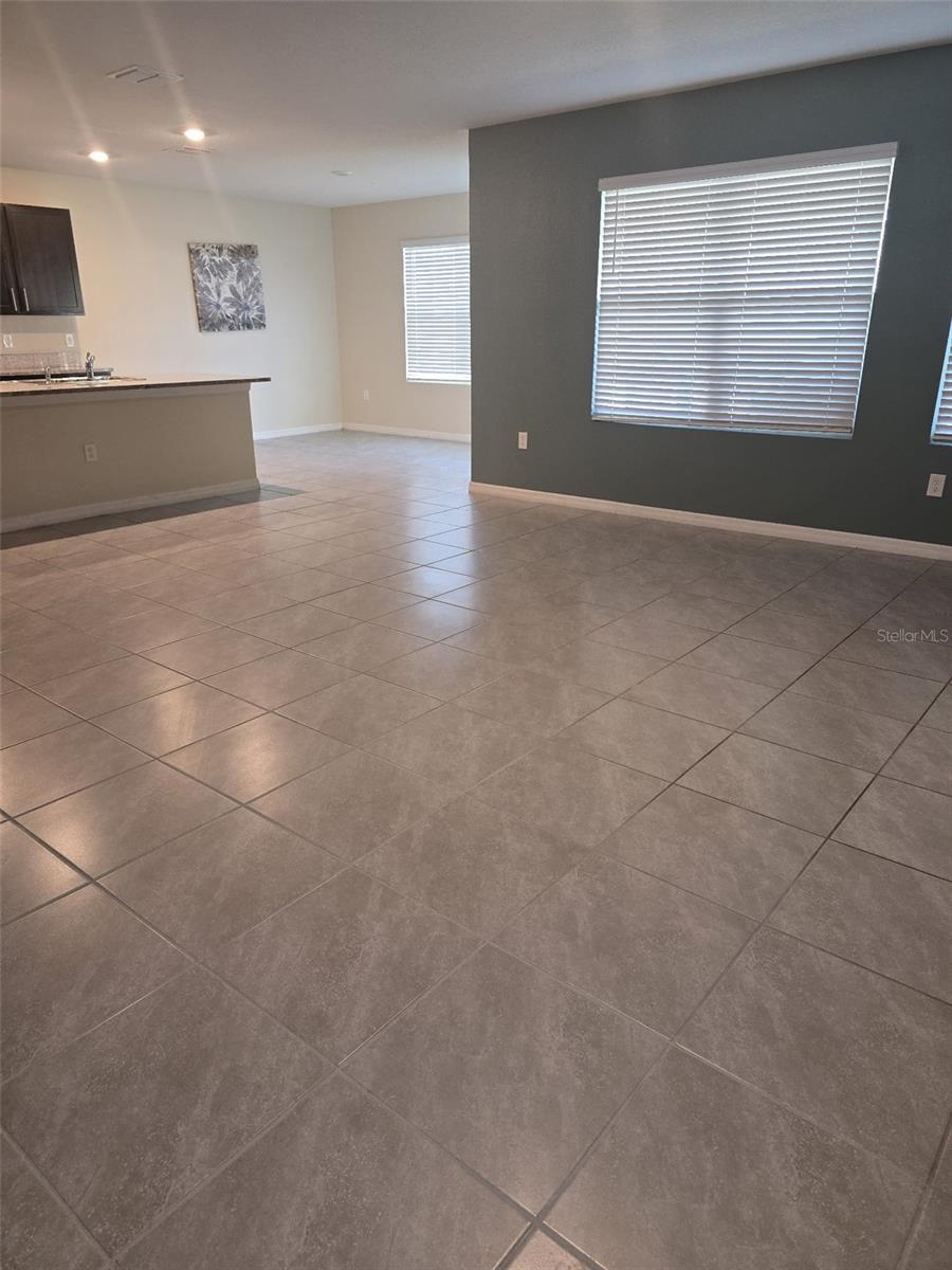 LAKE DIAMOND N - Residential Lease