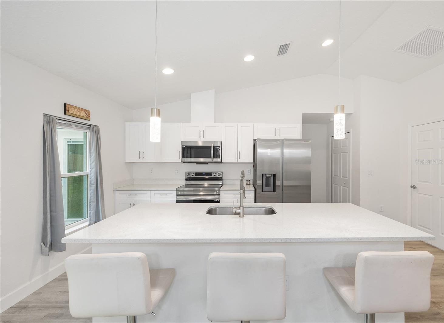 OCALA ESTATE - Residential Lease