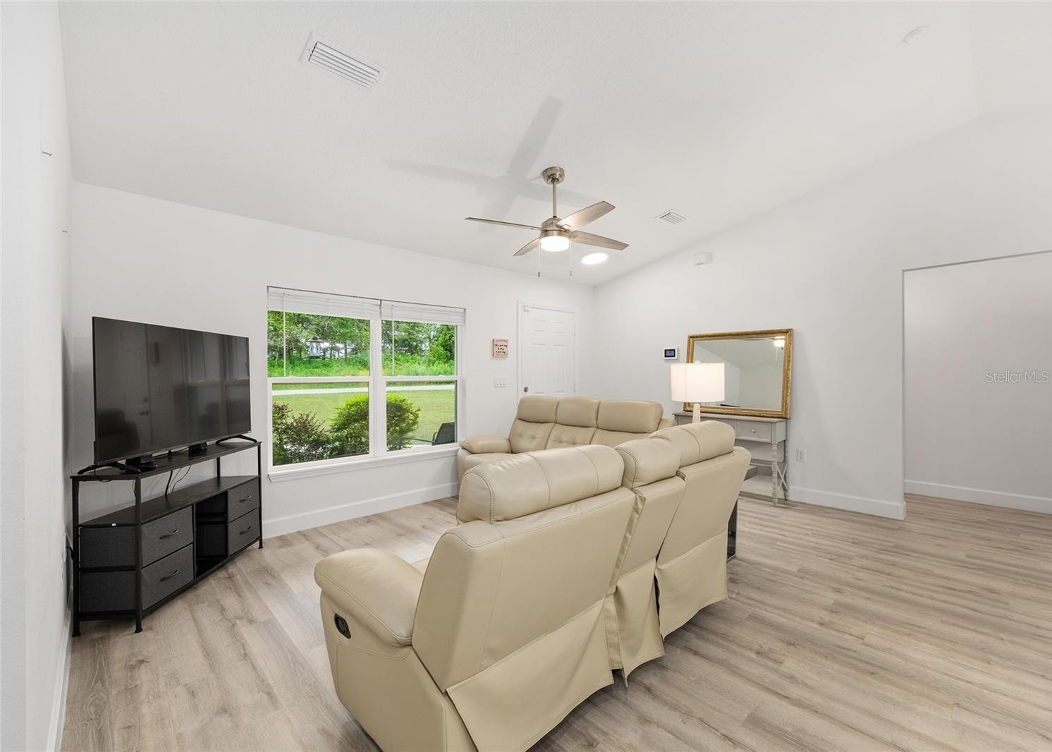 OCALA ESTATE - Residential Lease