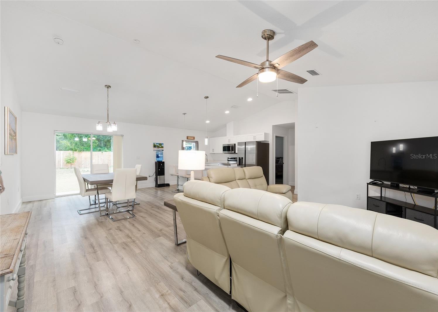 OCALA ESTATE - Residential Lease