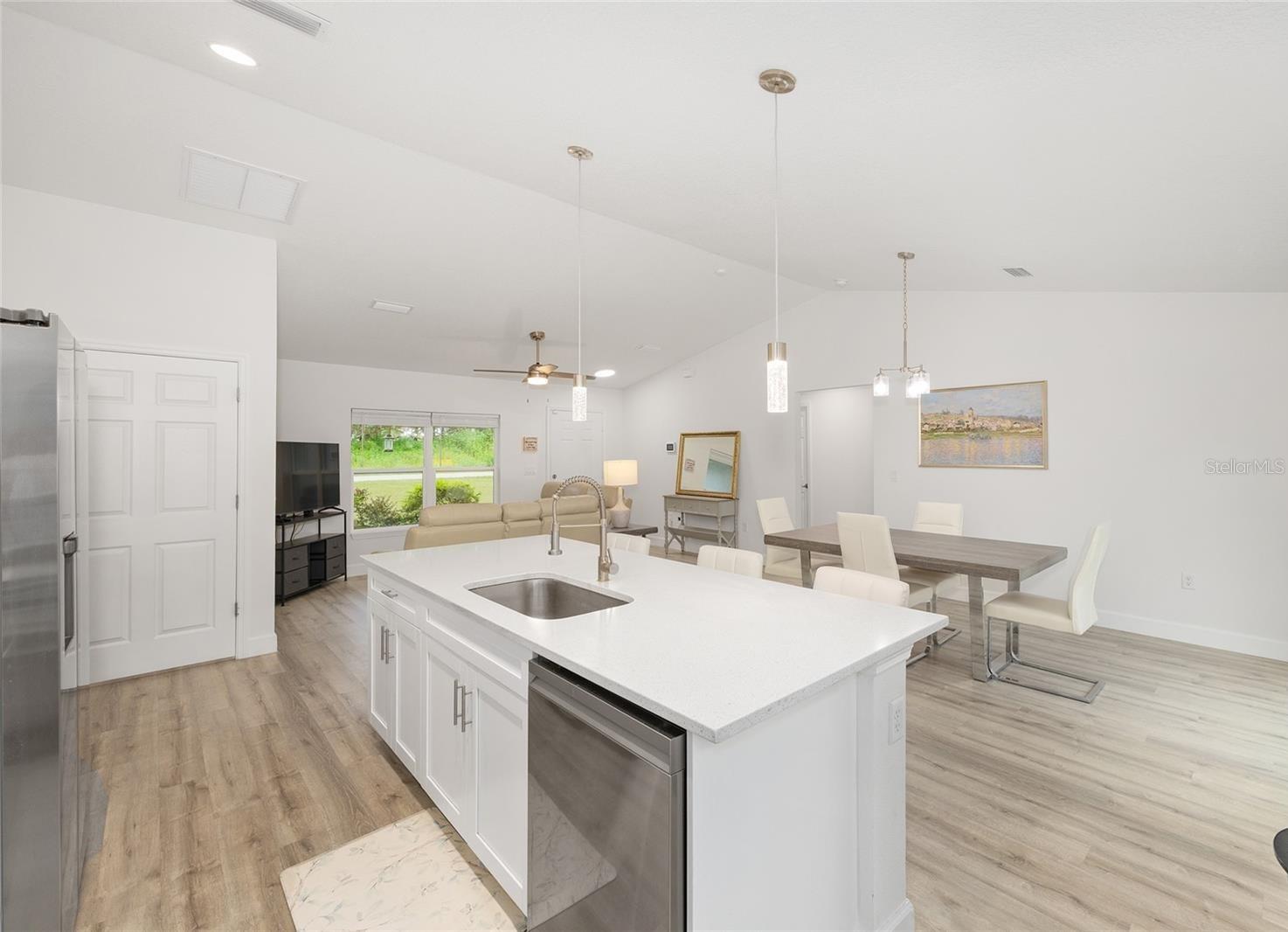 OCALA ESTATE - Residential Lease
