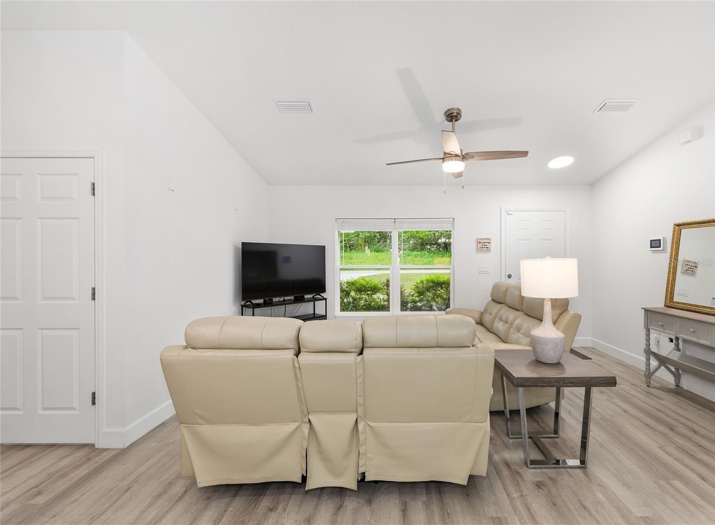 OCALA ESTATE - Residential Lease
