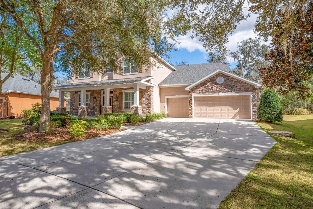 Photo of 15912 Ternglade Drive, Lithia, FL 33547 (MLS # TB8483075)