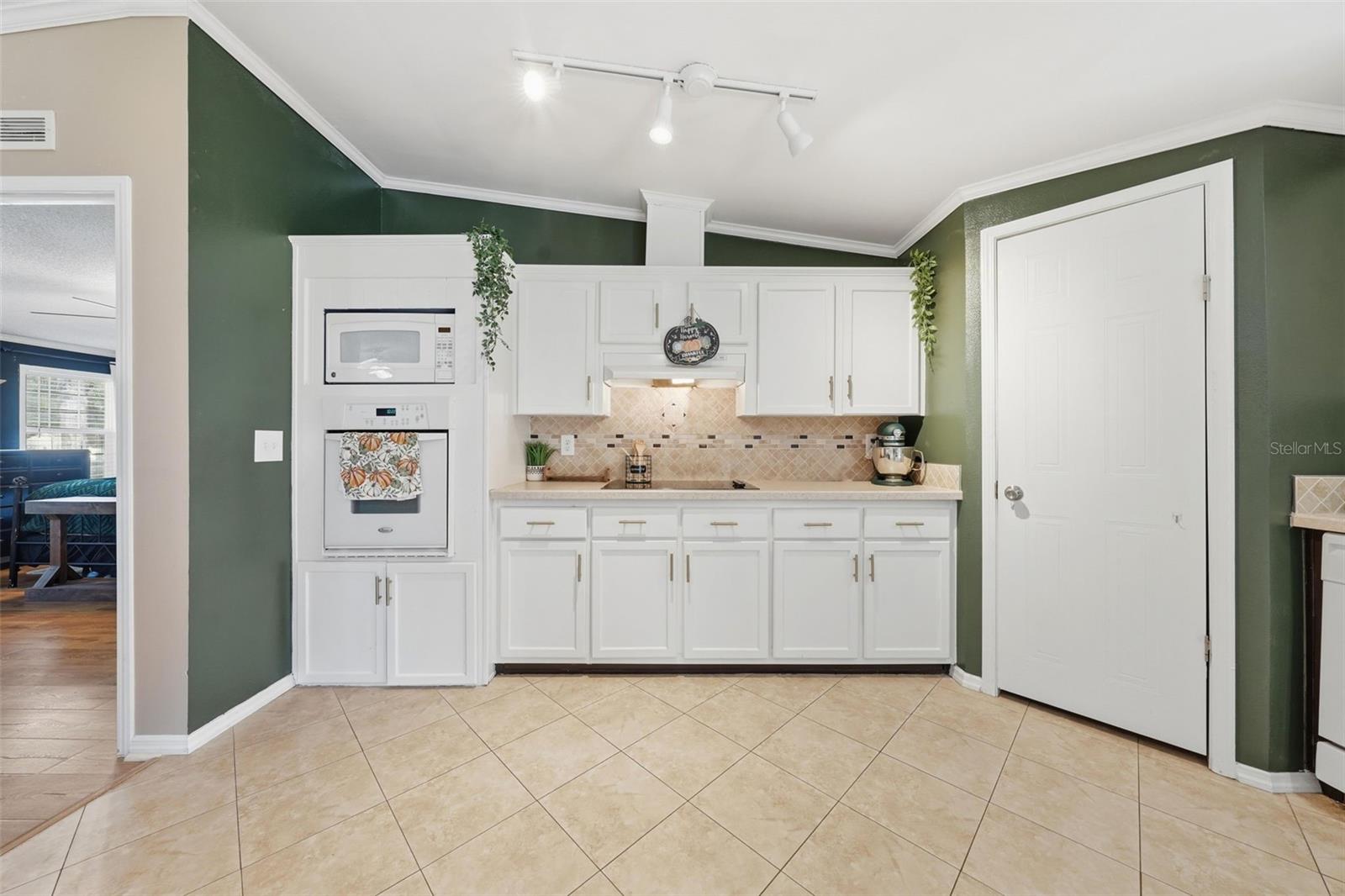 40928 BRIDLE PATH LANE