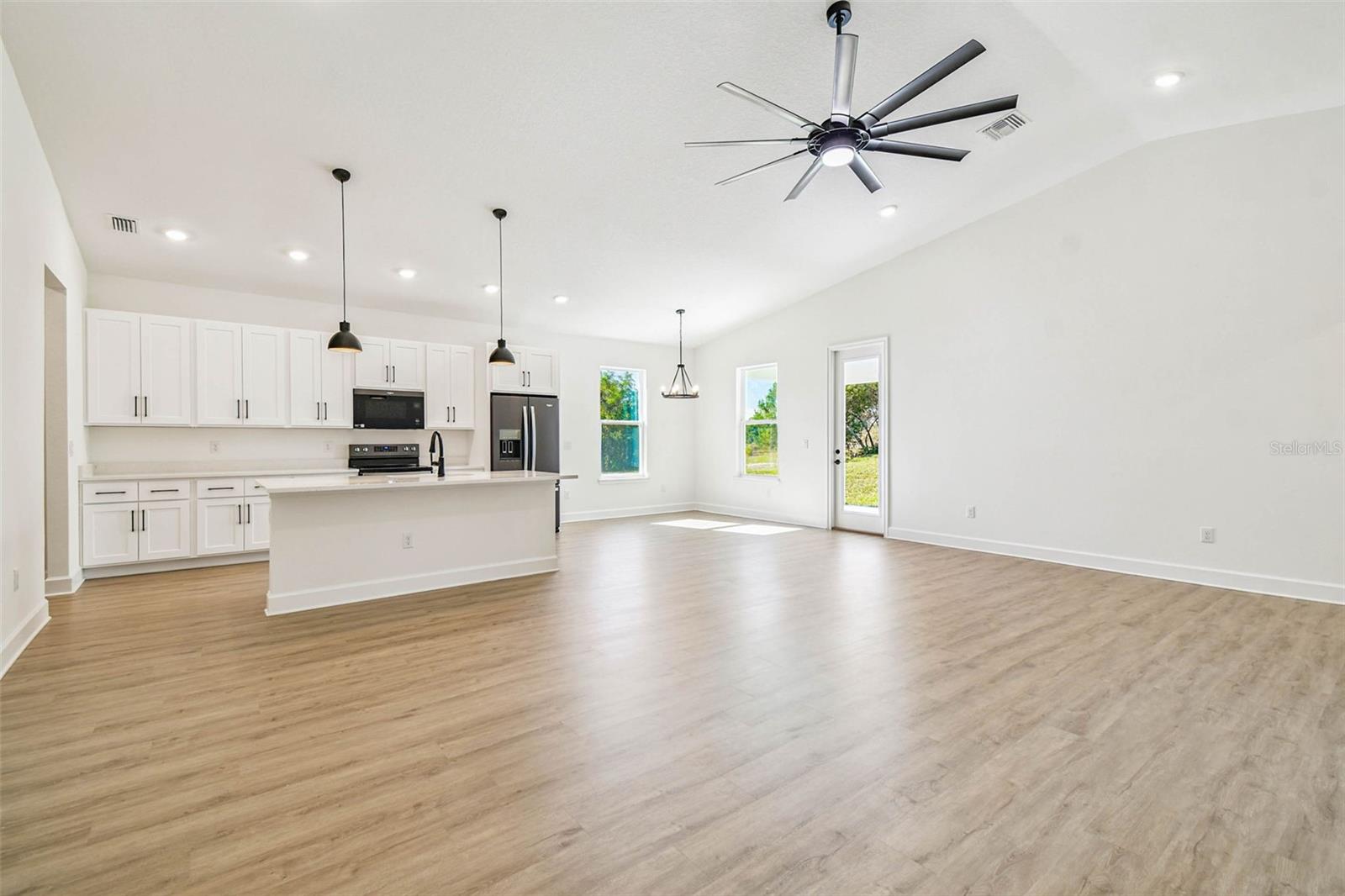 SPRING HILL - Residential