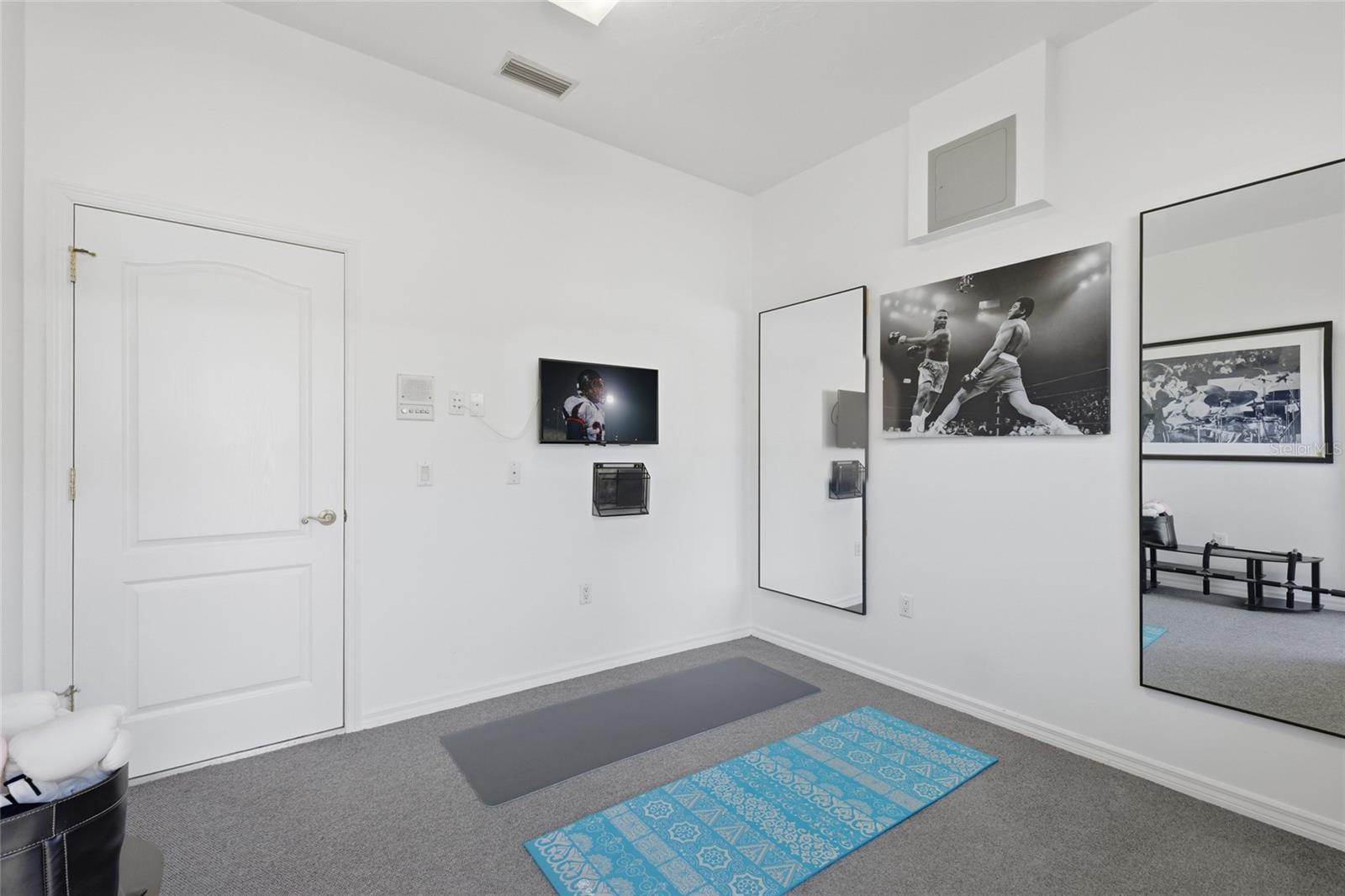 LINKS AT PALM-AIRE - Residential